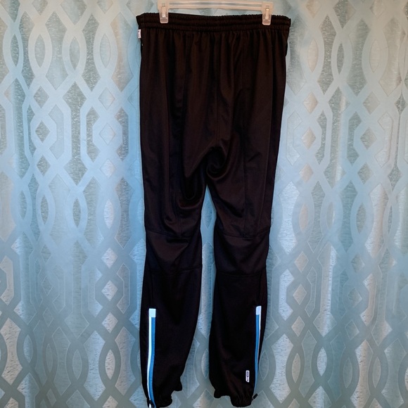 2117 of Sweden size 2XL cool lite black pants, like new, 2 zip pockets and legs - Picture 2 of 6